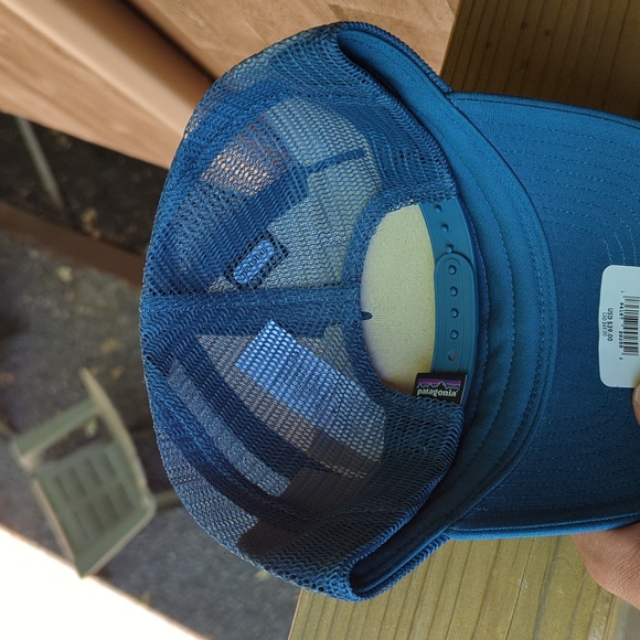 PATAGONIA LoPro P-6 Trucker Mesh Hat/Cap Low Crown White/Wavy Blue NEW - Picture 5 of 6
